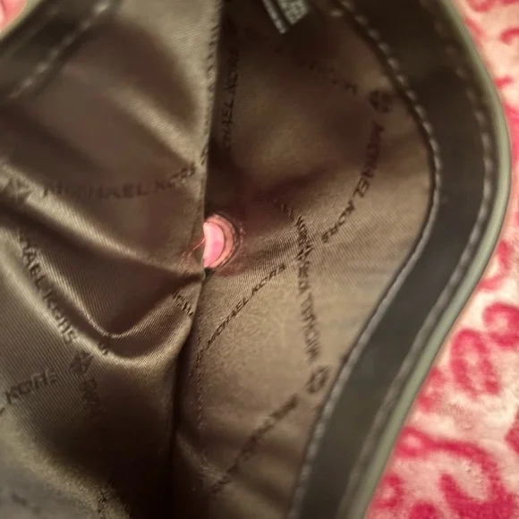 Michael Kors Jet Set Black Patent Compact Trifold Wallet - Picture 4 of 7